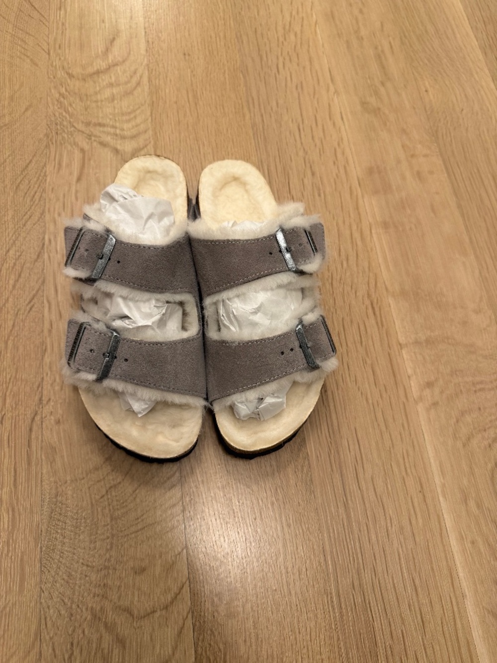Birkenstock Arizona Shearling Size 39 Stone color